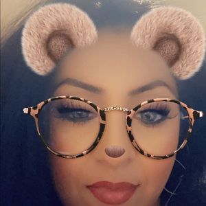 Meet your Posher, Juanita